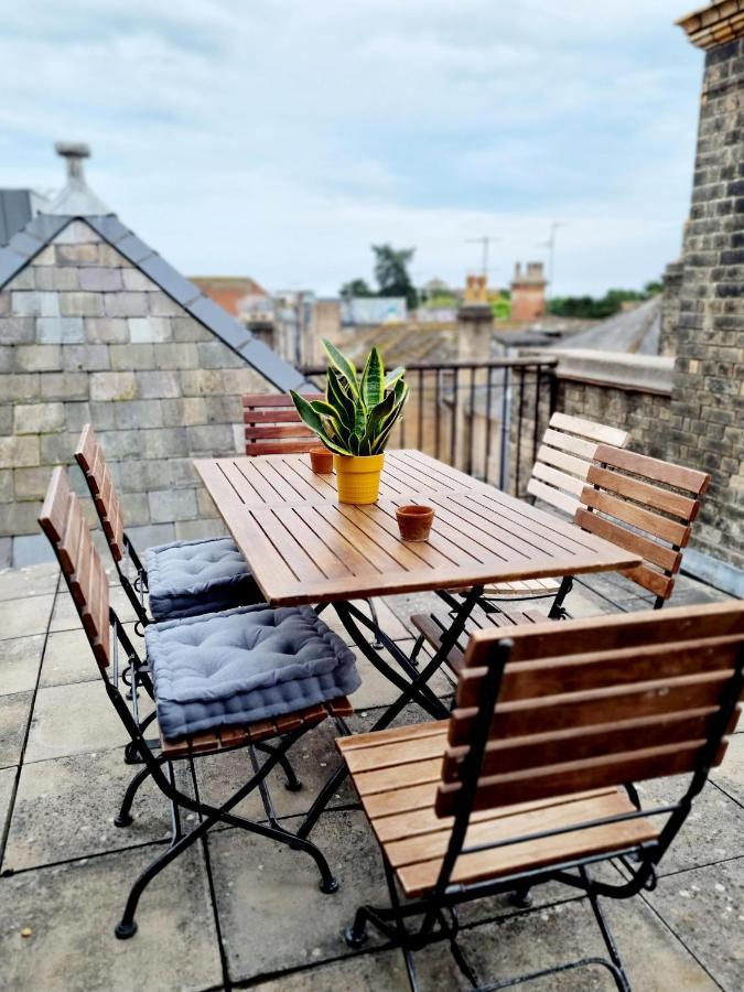 Cityscape Haven: 1 Bedroom Apartment With Terrace And City View Борнмут Экстерьер фото